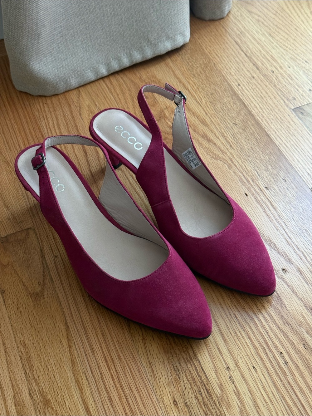 Ecco Women's Slingback Pointed Pumps in Berry